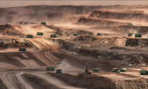 科技赋能矿山，绿色引领发展——新能源醇电混动矿卡助力新疆绿色矿山建设